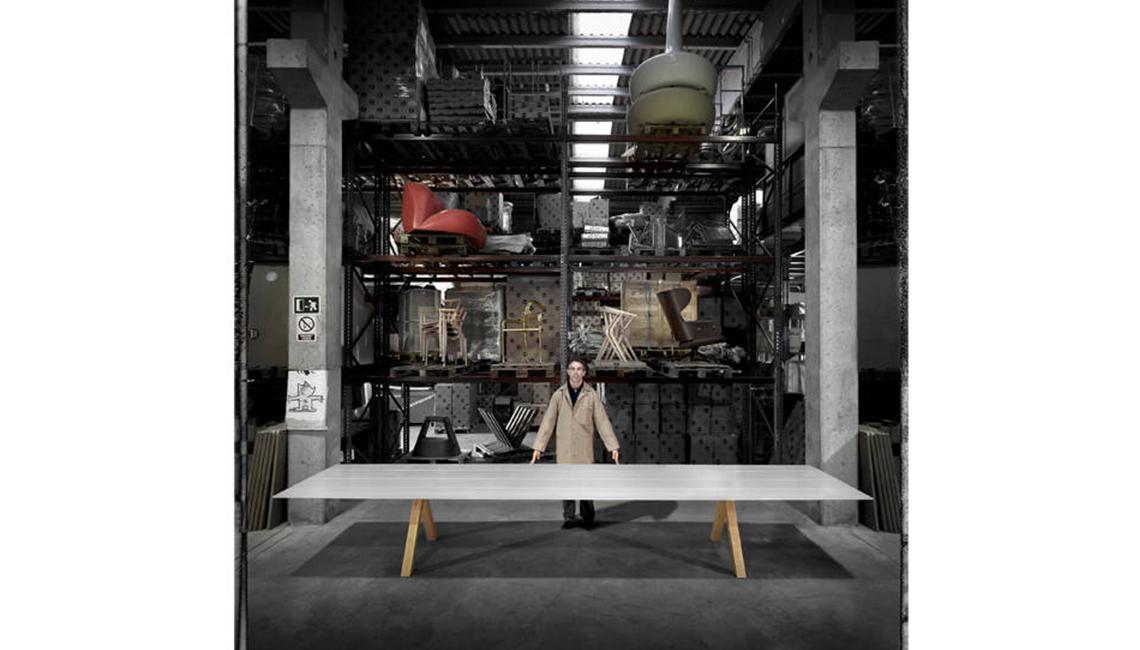BIG TABLE B桌子