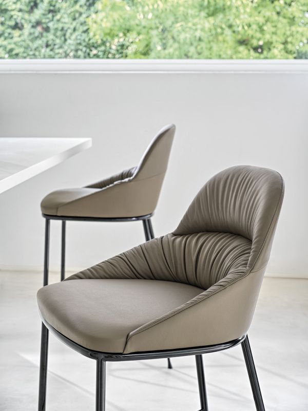 QUEEN BARSTOOL 吧椅